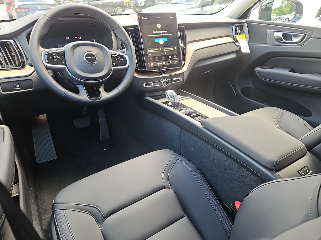 New 2026 Volvo XC60 B5 Plus SUV