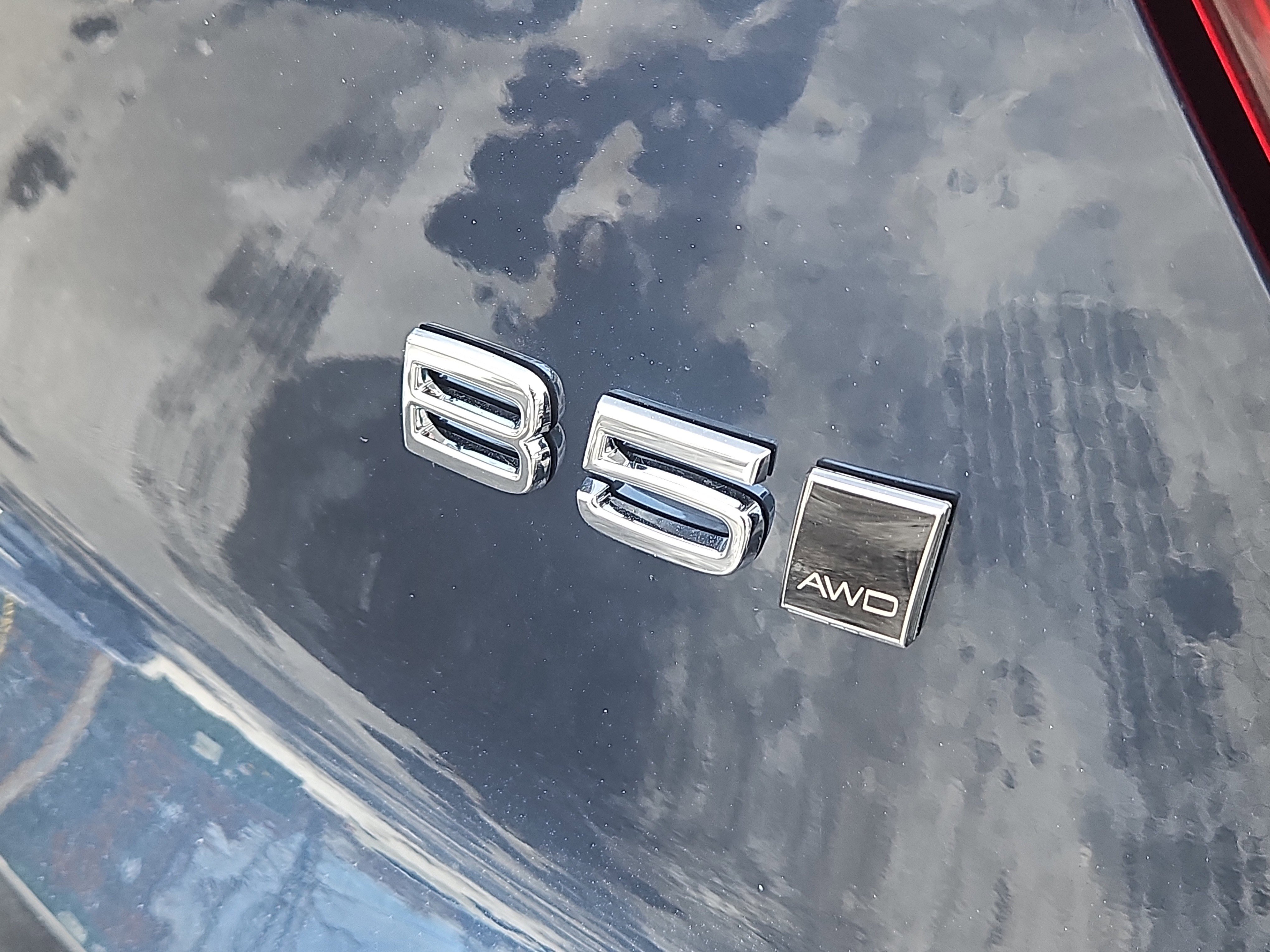 New 2026 Volvo XC40 B5 Plus SUV