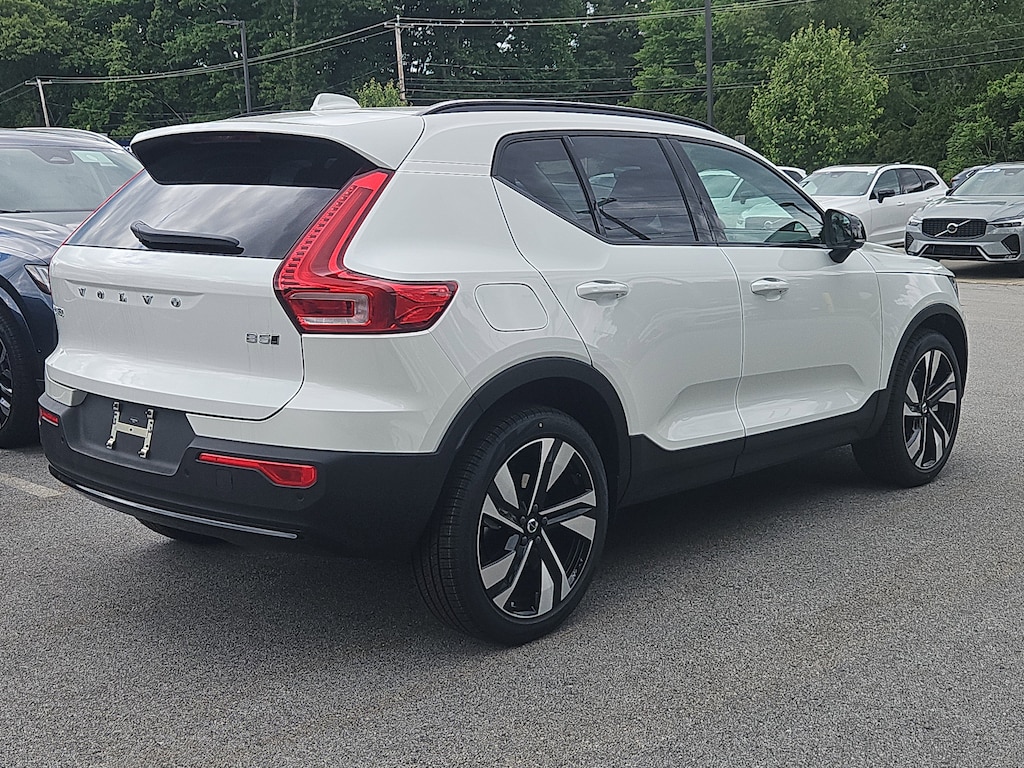 New 2026 Volvo XC40 B5 Plus SUV