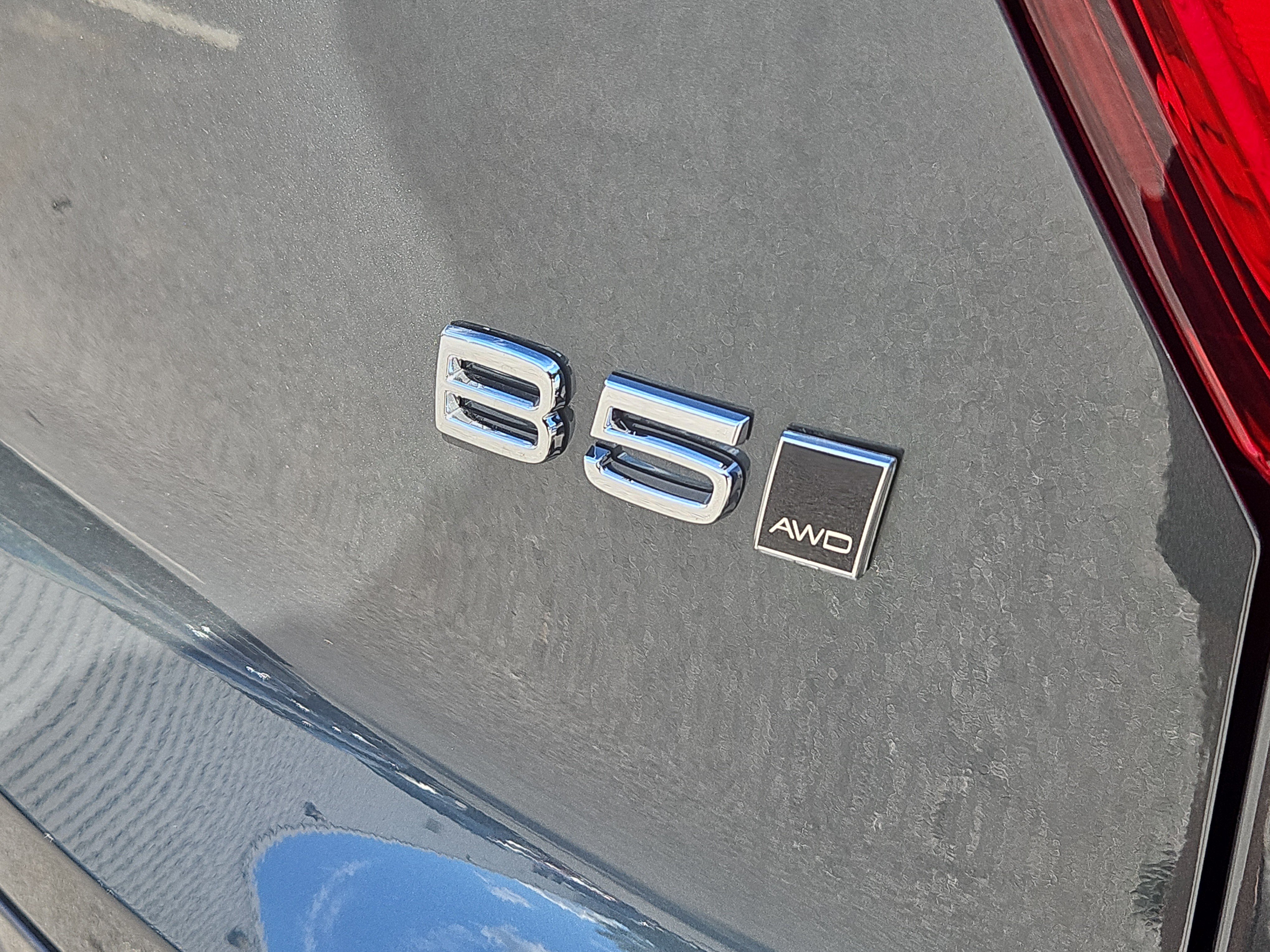 New 2026 Volvo XC40 B5 Ultra SUV