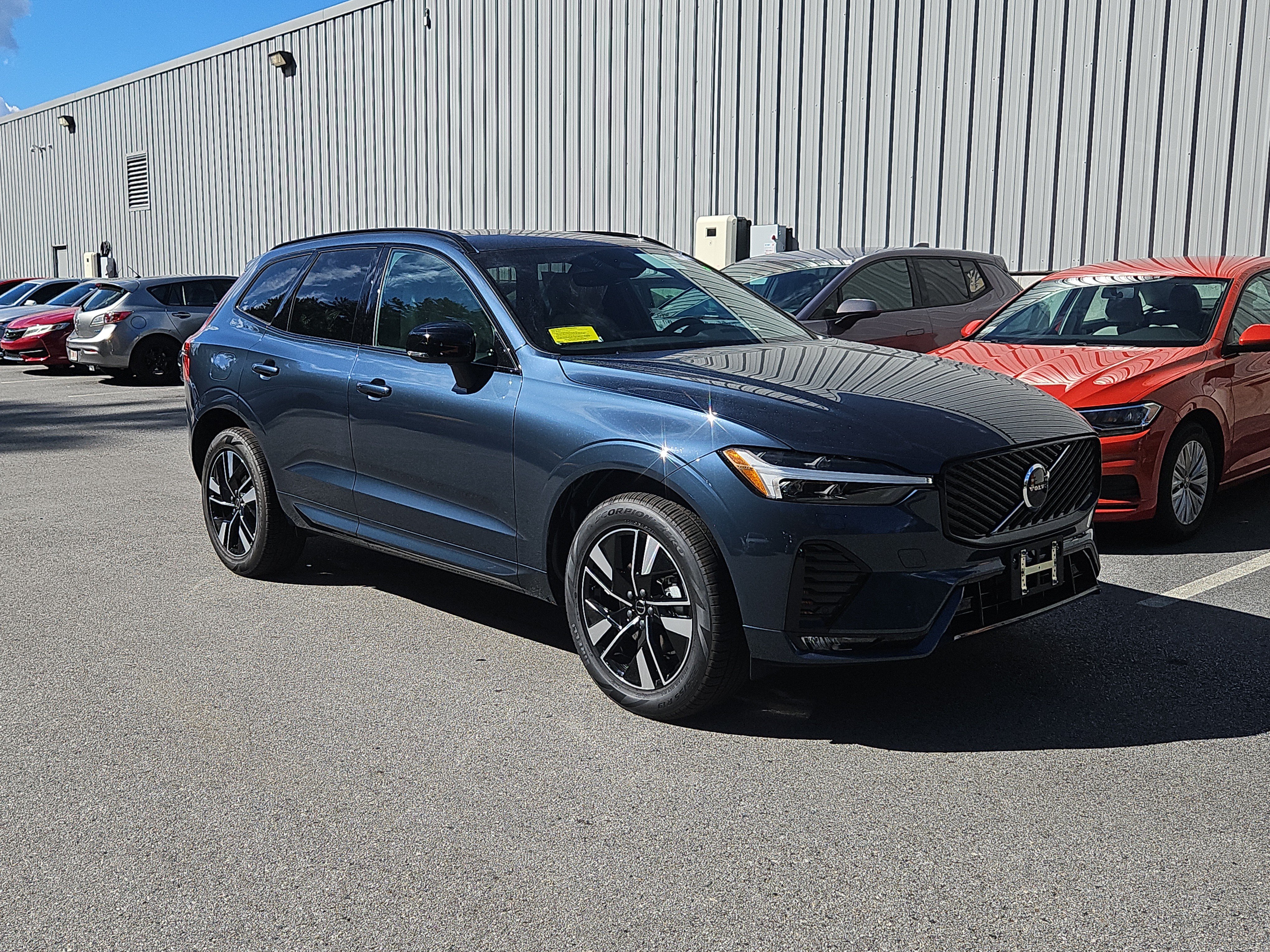 2027 Volvo XC60 B5 Core SUV