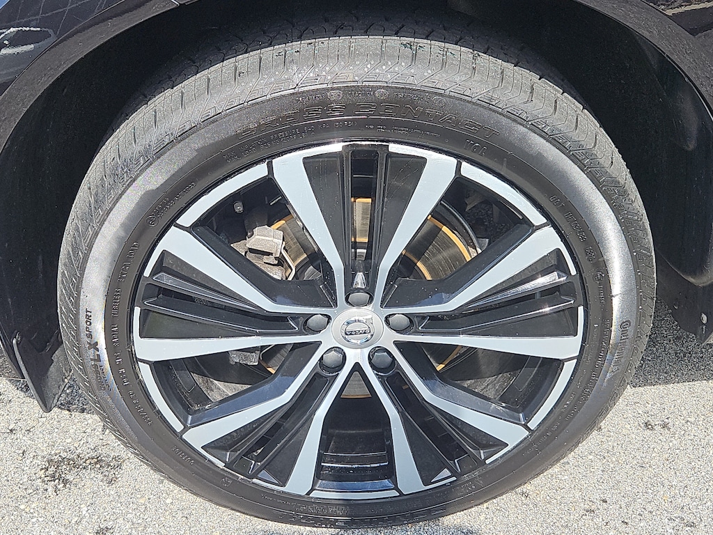 Used 2024 Volvo XC60 Plus Dark Theme Sport Utility