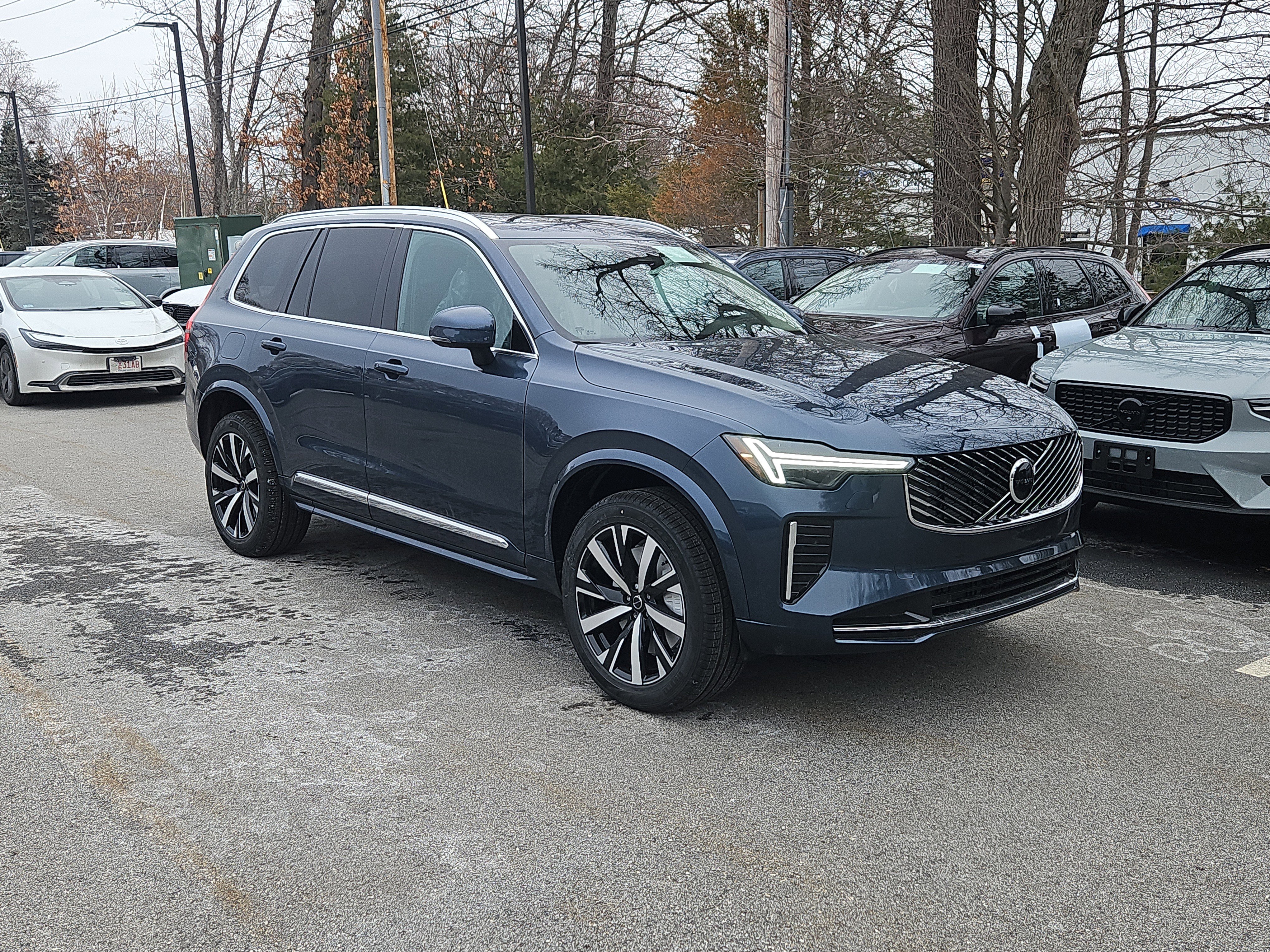 2026 Volvo XC90 B5 Core SUV