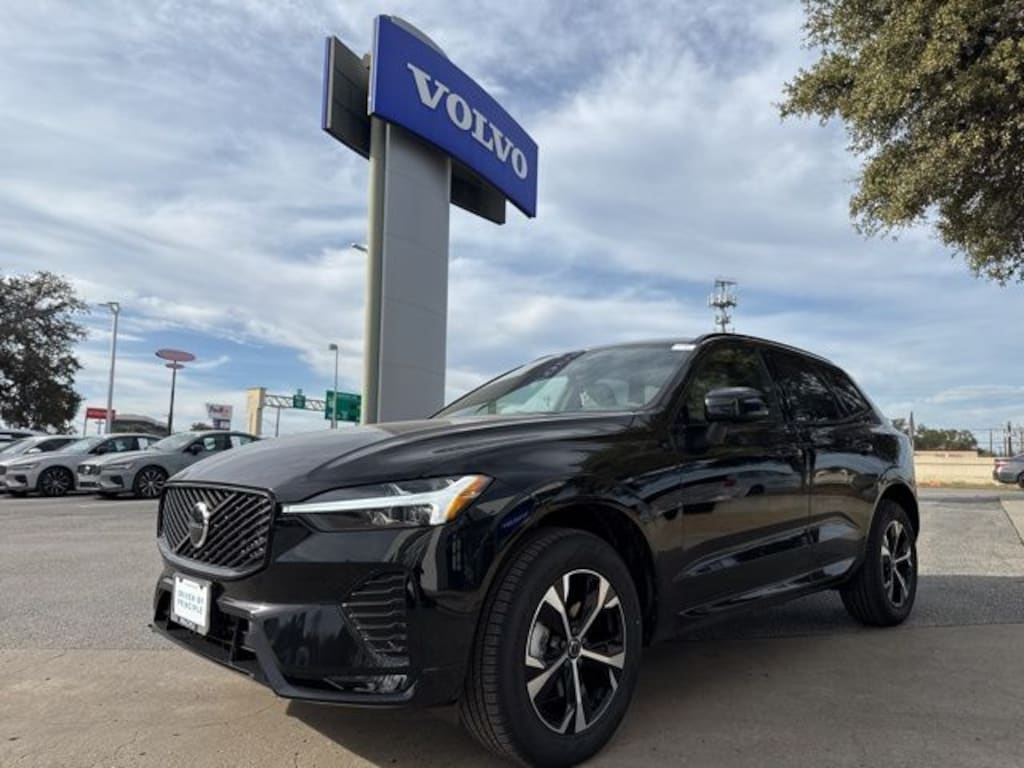 New 2026 Volvo XC60 B5 Core SUV