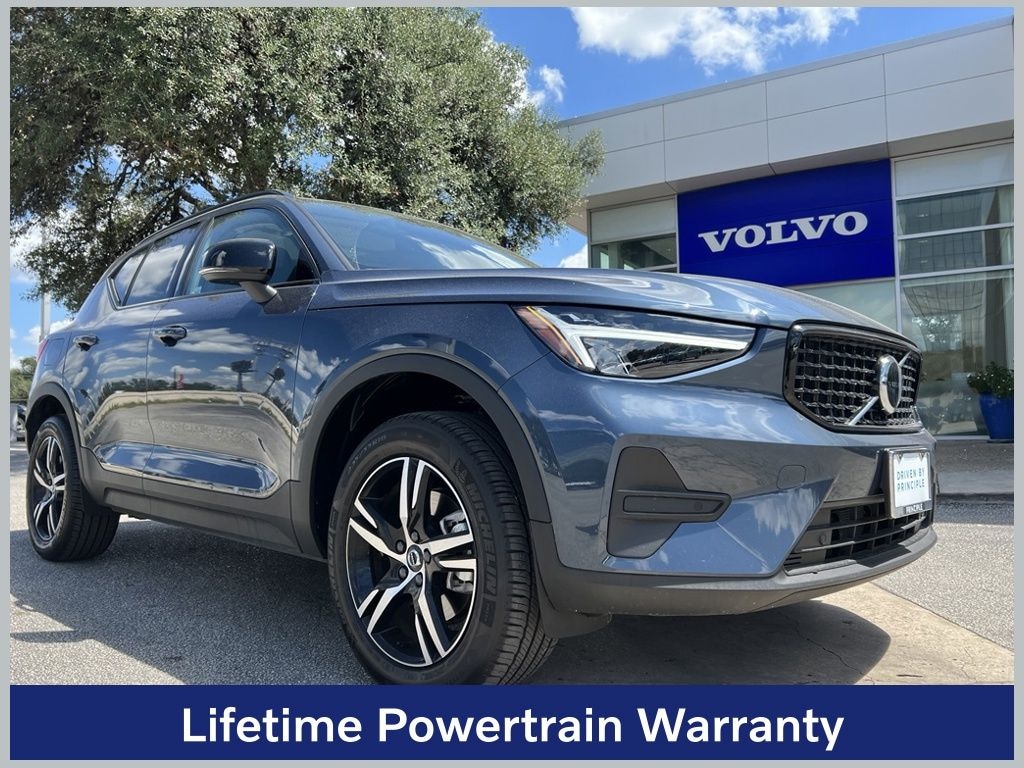 Certified 2026 Volvo XC40 B4 Core SUV