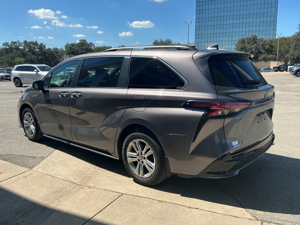Used 2022 Toyota Sienna XSE Minivan/Van