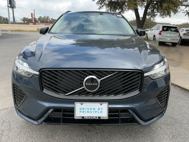 New 2026 Volvo XC60 B5 Core SUV