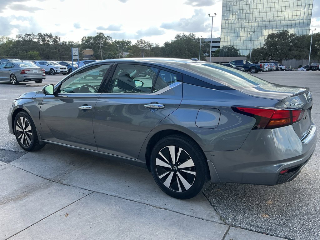 Used 2021 Nissan Altima 2.5 SL Sedan
