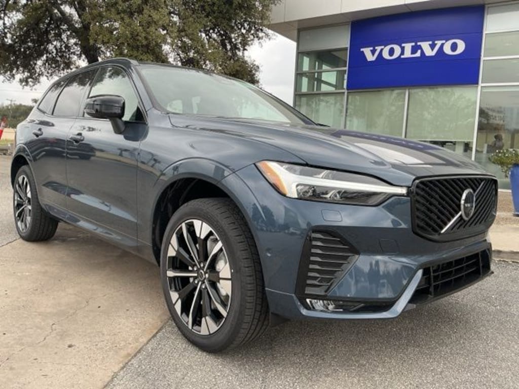 New 2026 Volvo XC60 B5 Plus SUV