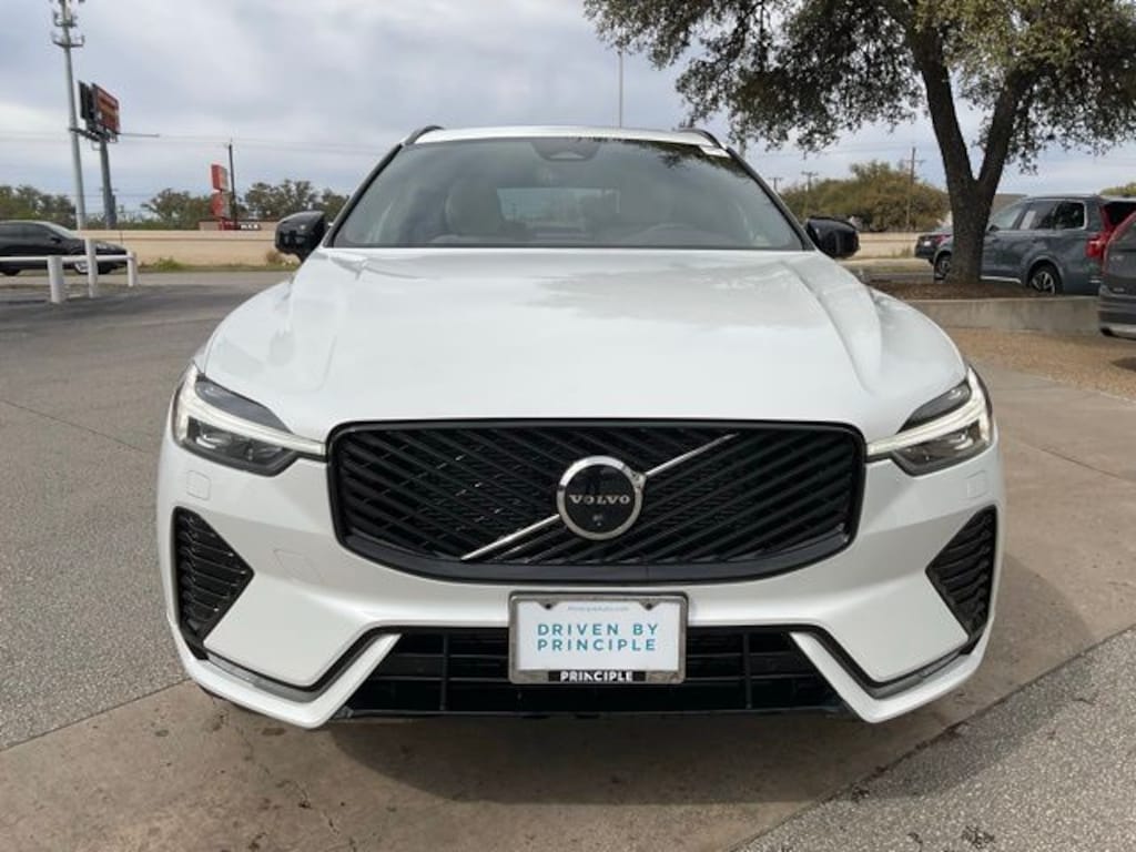 New 2026 Volvo XC60 B5 Plus SUV