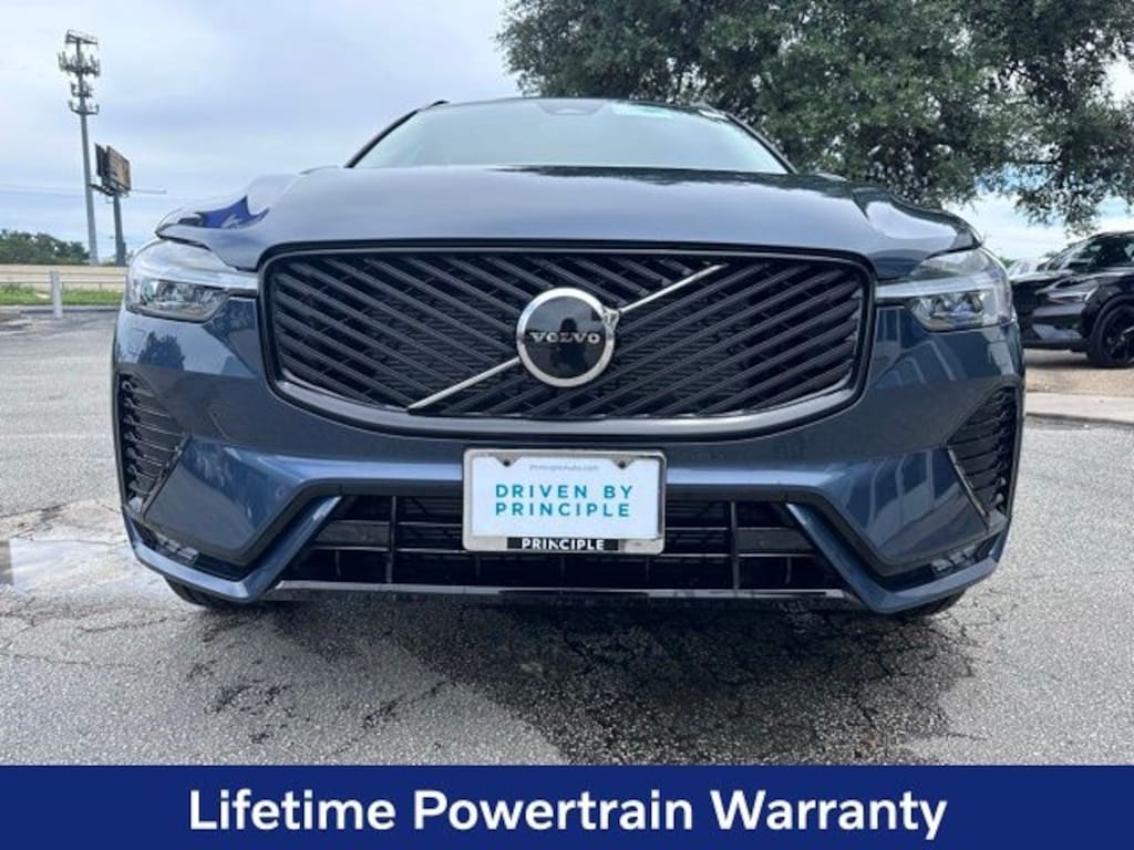 New 2026 Volvo XC60 B5 Core SUV