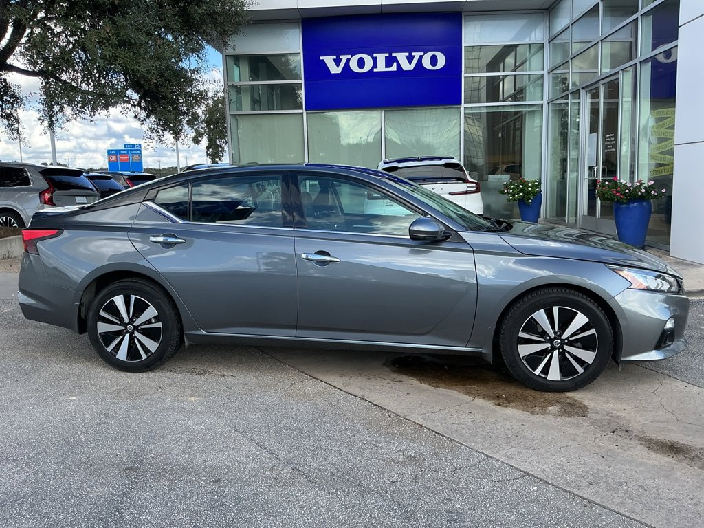 Used 2021 Nissan Altima 2.5 SL Sedan