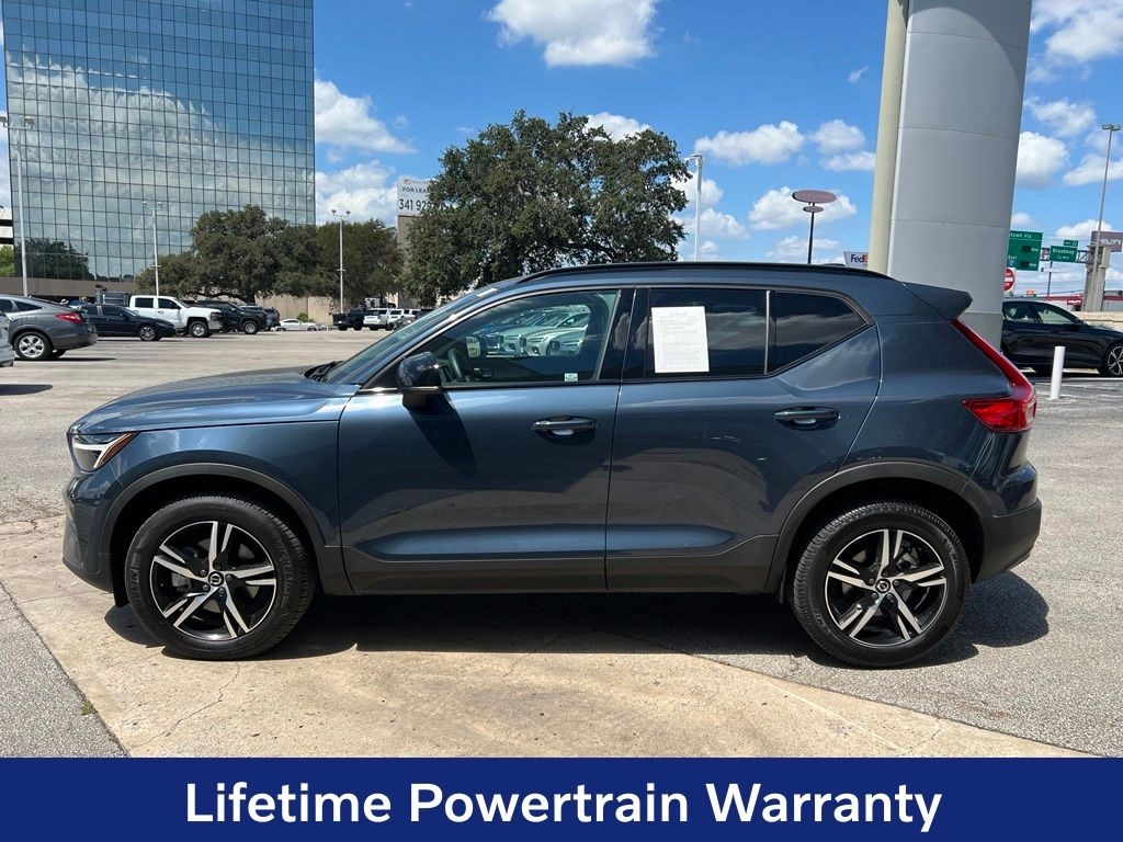 Certified 2026 Volvo XC40 B4 Core SUV
