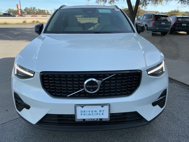 New 2026 Volvo XC40 B5 Plus SUV