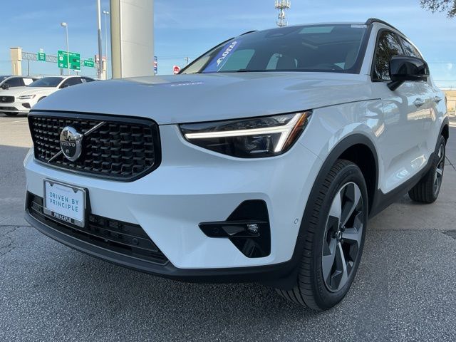 New 2026 Volvo XC40 B5 Plus SUV
