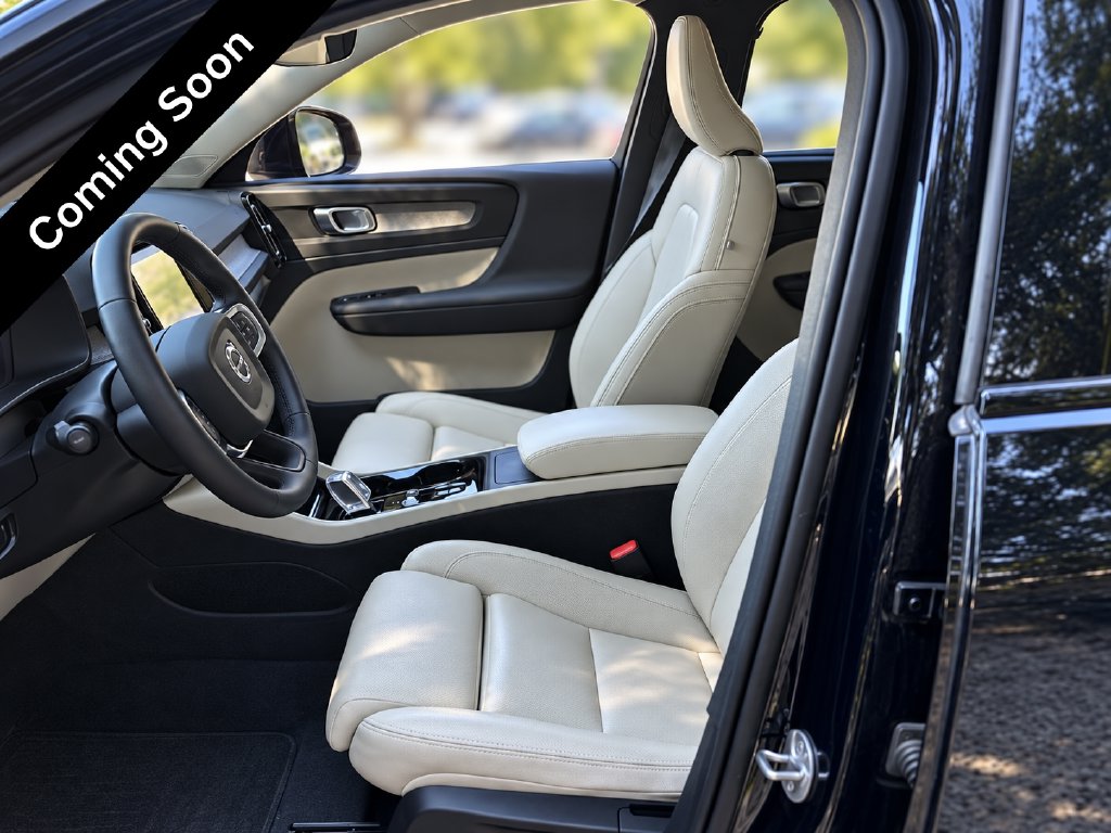 Certified 2025 Volvo XC40 B5 Plus Dark Theme SUV