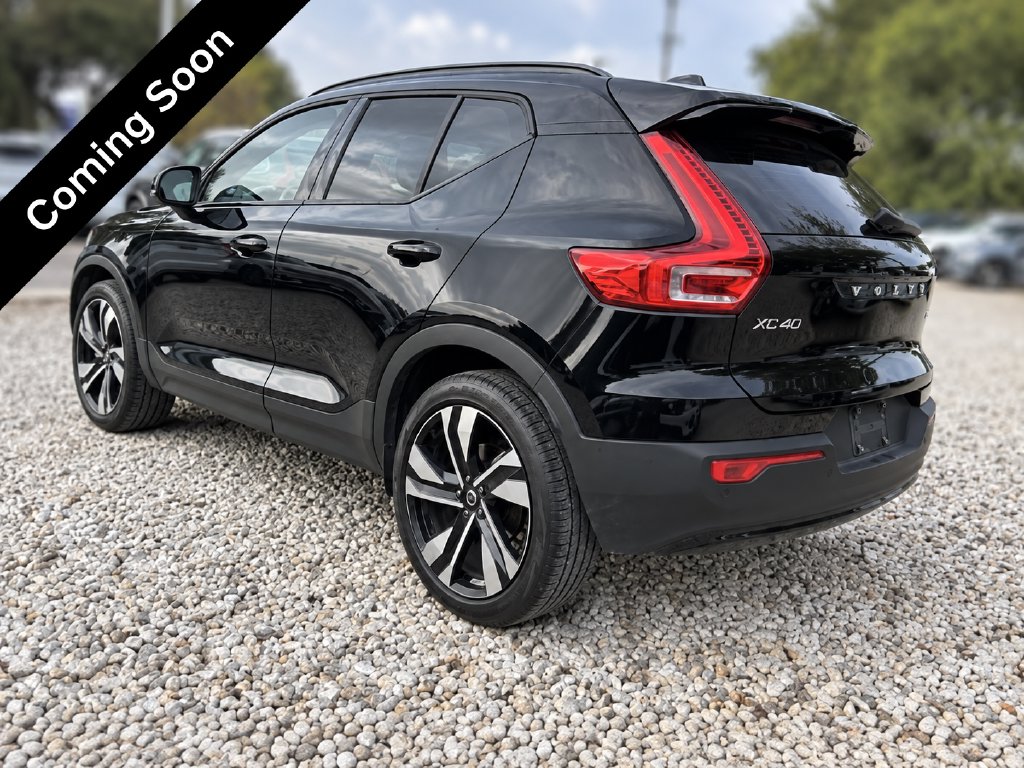Certified 2024 Volvo XC40 B5 Plus Dark Theme SUV