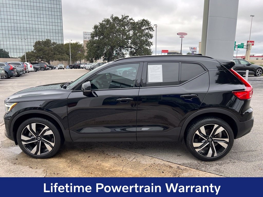 Certified 2024 Volvo XC40 B5 Plus Dark Theme SUV