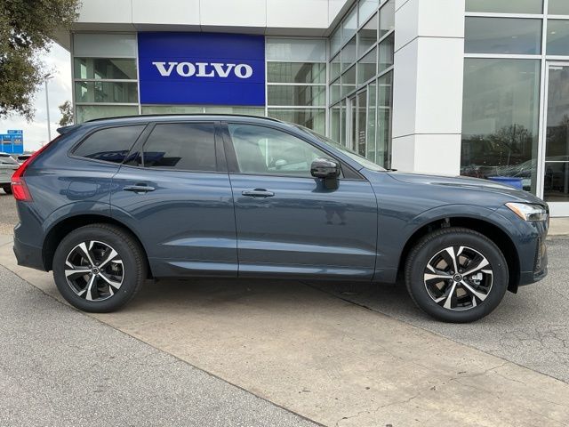 New 2026 Volvo XC60 B5 Core SUV
