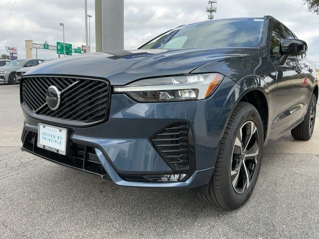 New 2026 Volvo XC60 B5 Core SUV