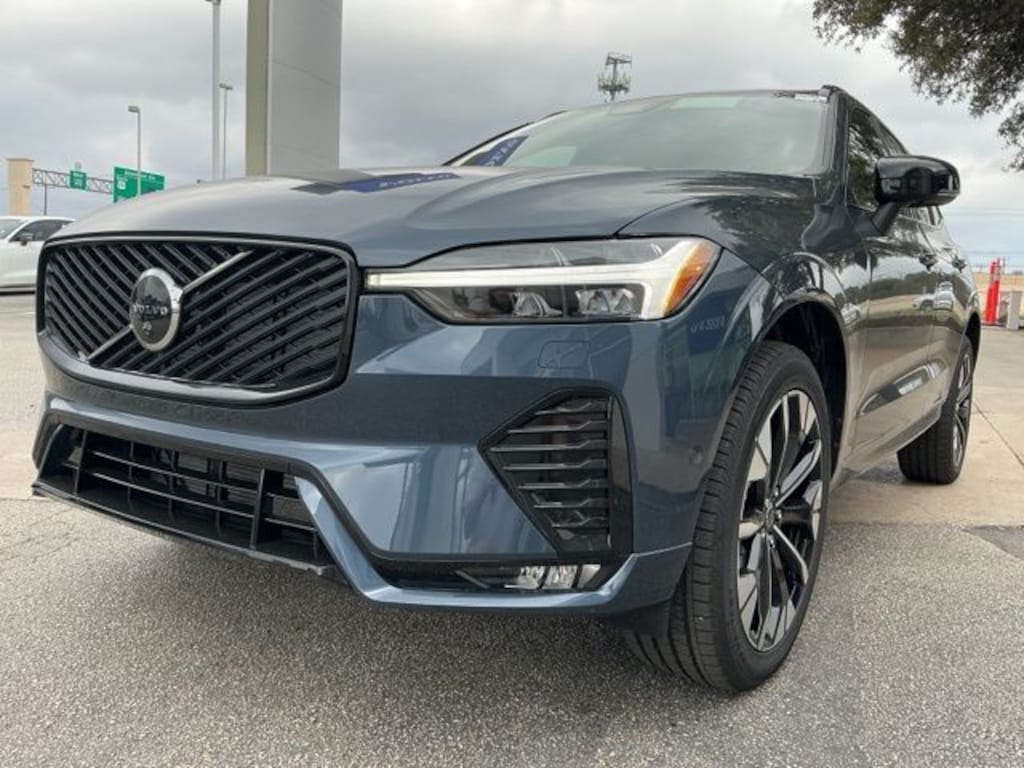 New 2026 Volvo XC60 B5 Plus SUV