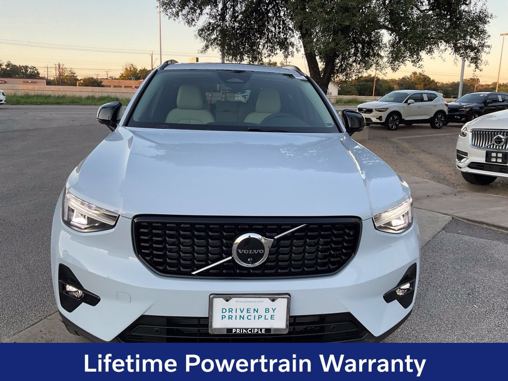 New 2026 Volvo XC40 B5 Plus SUV