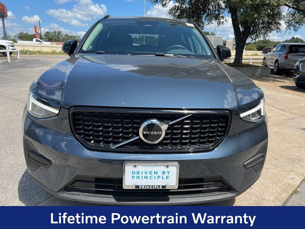 Certified 2026 Volvo XC40 B4 Core SUV