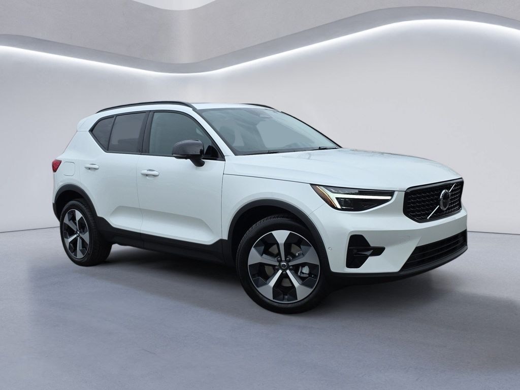 Certified 2026 Volvo XC40 B5 Plus SUV