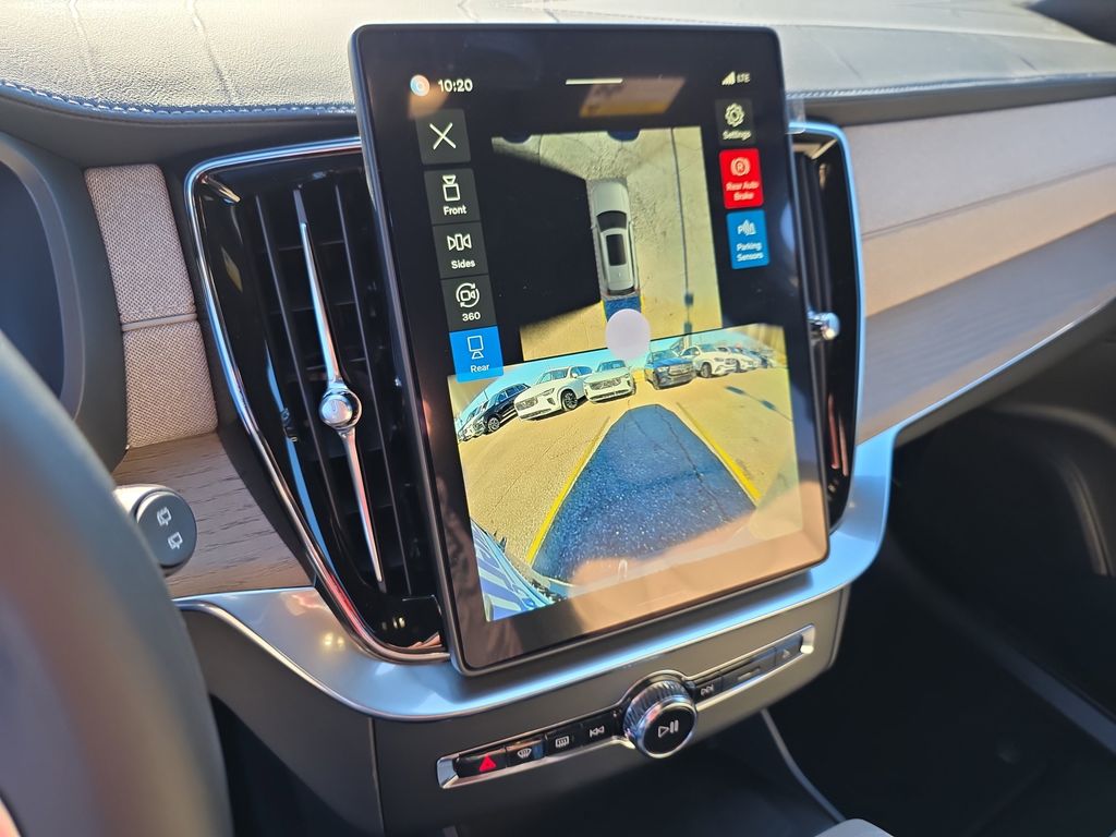 2026 Volvo XC90 Plus - Photo 20