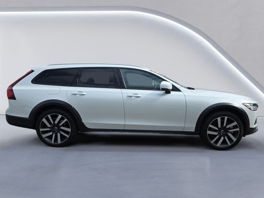 Certified 2025 Volvo V90 Cross Country B6 Ultra Wagon