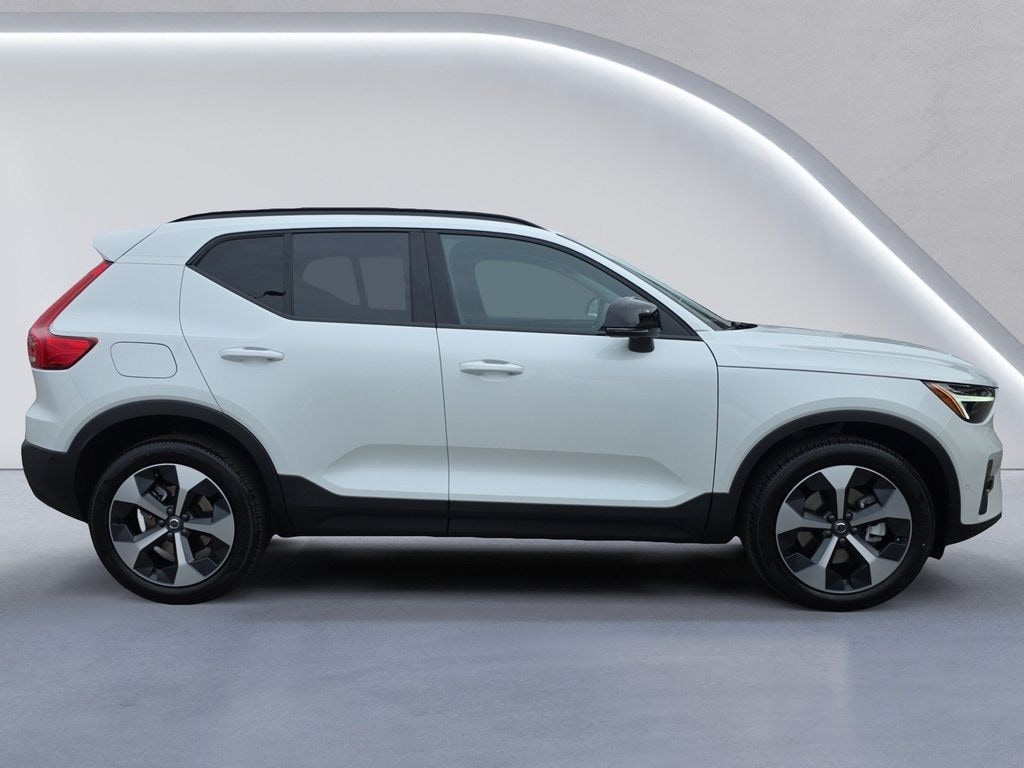 Certified 2026 Volvo XC40 B5 Plus SUV