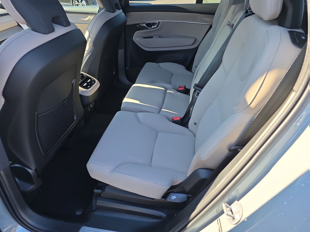 2026 Volvo XC90 Plus - Photo 10