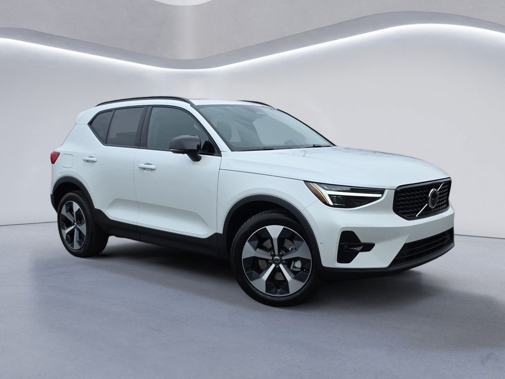 Certified 2026 Volvo XC40 B5 Plus SUV