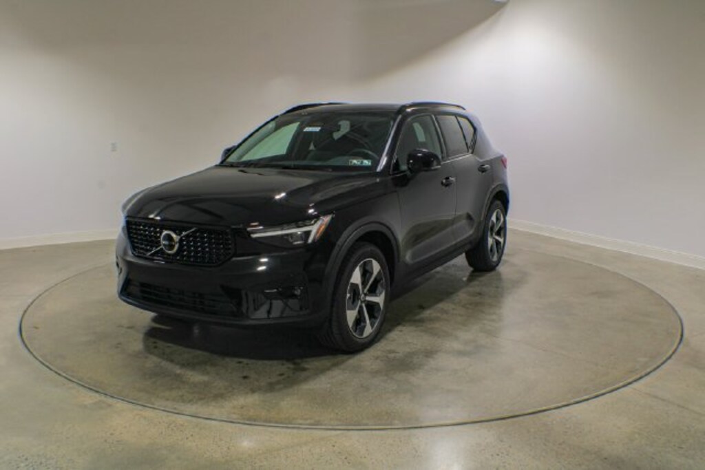 New 2026 Volvo XC40 B5 Plus SUV