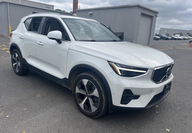 Used 2024 Volvo XC40 B5 Plus Bright SUV