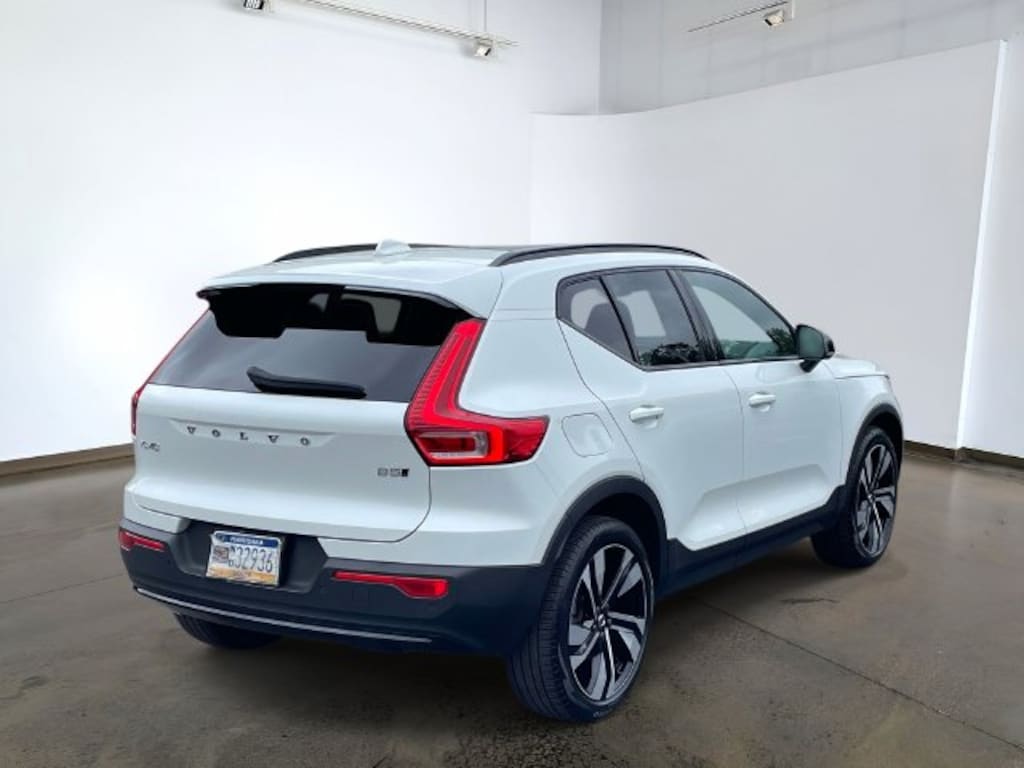 Certified 2023 Volvo XC40 B5 AWD Plus Dark SUV