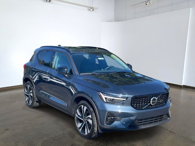 New 2026 Volvo XC40 B5 Ultra SUV