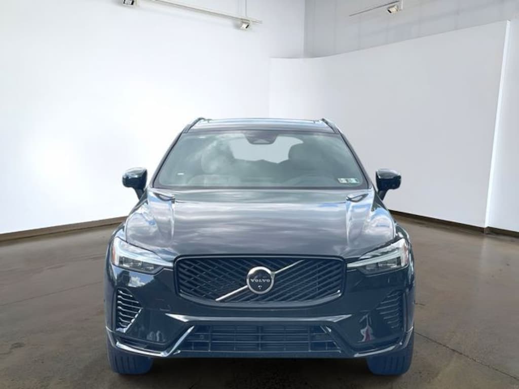 New 2026 Volvo XC60 plug-in hybrid T8 Plus SUV