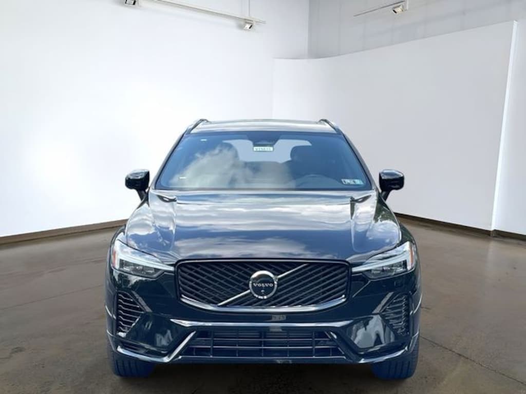 New 2026 Volvo XC60 plug-in hybrid T8 Plus SUV