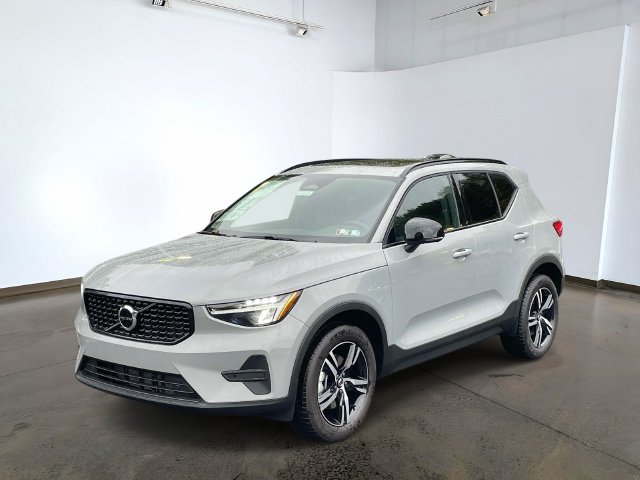 2026 Volvo XC40 B5 Core AWD SUV