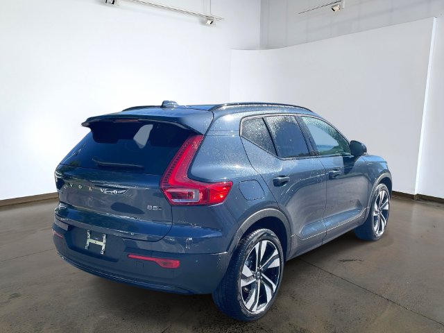 New 2026 Volvo XC40 B5 Ultra SUV
