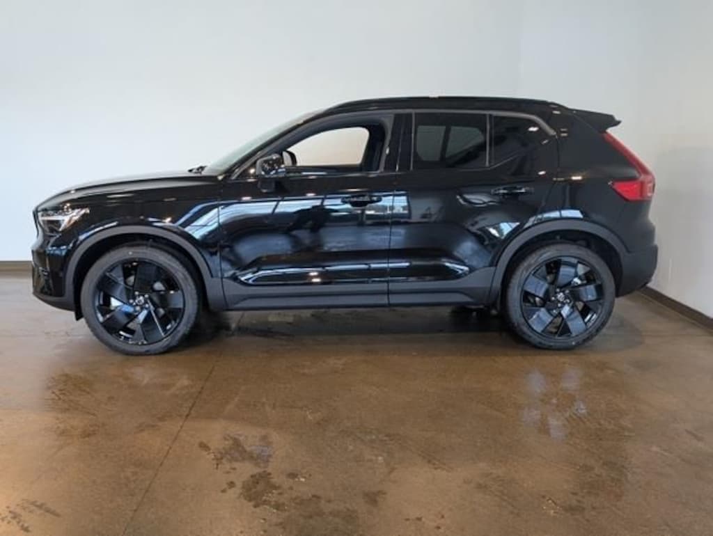 New 2026 Volvo XC40 B5 Ultra Black Edition SUV