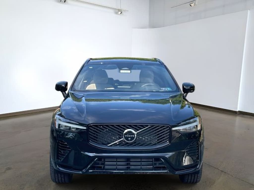 New 2026 Volvo XC60 plug-in hybrid T8 Plus SUV