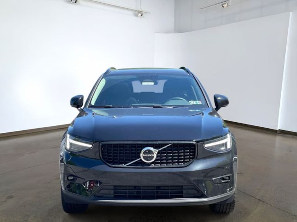 New 2026 Volvo XC40 B5 Plus SUV