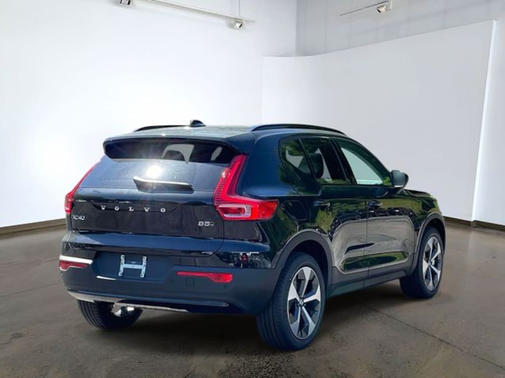 New 2026 Volvo XC40 B5 Plus SUV