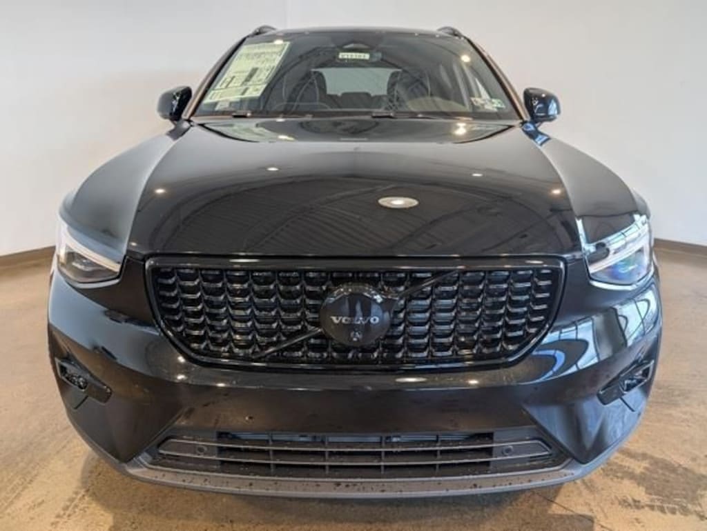 New 2026 Volvo XC40 B5 Ultra Black Edition SUV