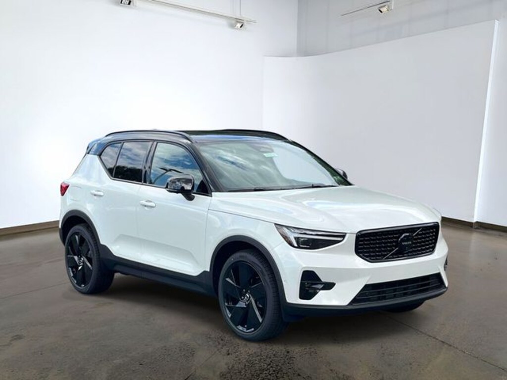 New 2026 Volvo XC40 B5 Ultra Black Edition SUV