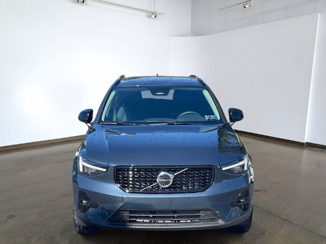 New 2026 Volvo XC40 B5 Ultra SUV