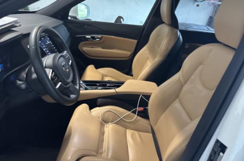 Certified 2025 Volvo XC90 Plug-In Hybrid T8 Ultra SUV