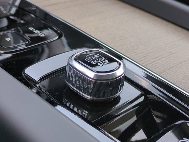 2026 Volvo XC60 Plus - Photo 29